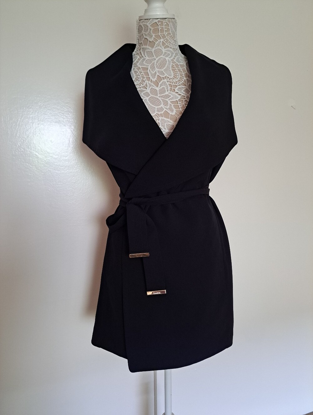 Calvin Klein Black V-Neck Sleeveless Belted Long Vest - Picture 7 of 13